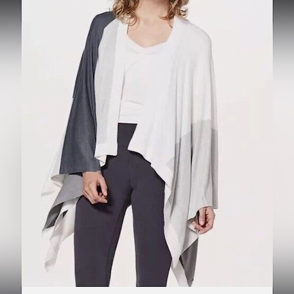 Lululemon Hathaway Wrap Gray and White Womens One Size - Picture 1 of 8